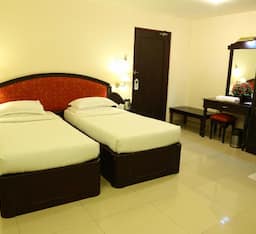 Deluxe A/C Twin Bed